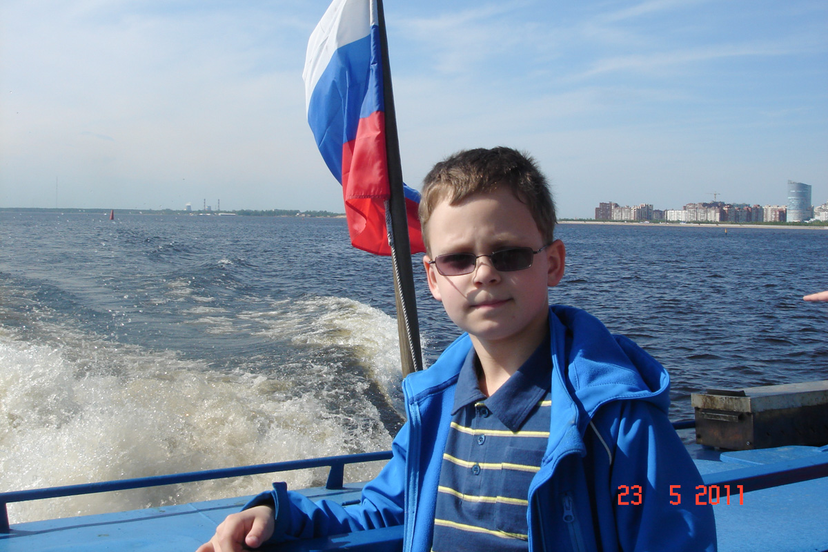 Александр родился в Санкт-Петербурге 