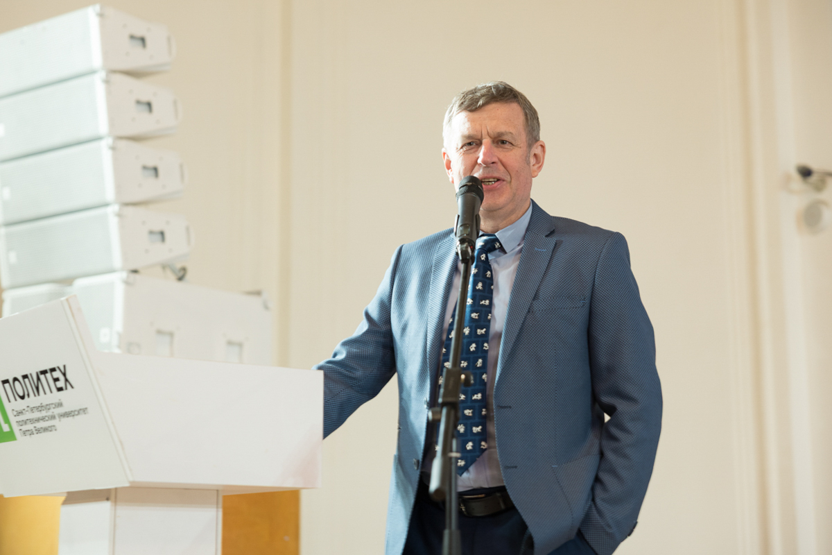 Фёдор Никитин на выпускном лицея в 2025 году