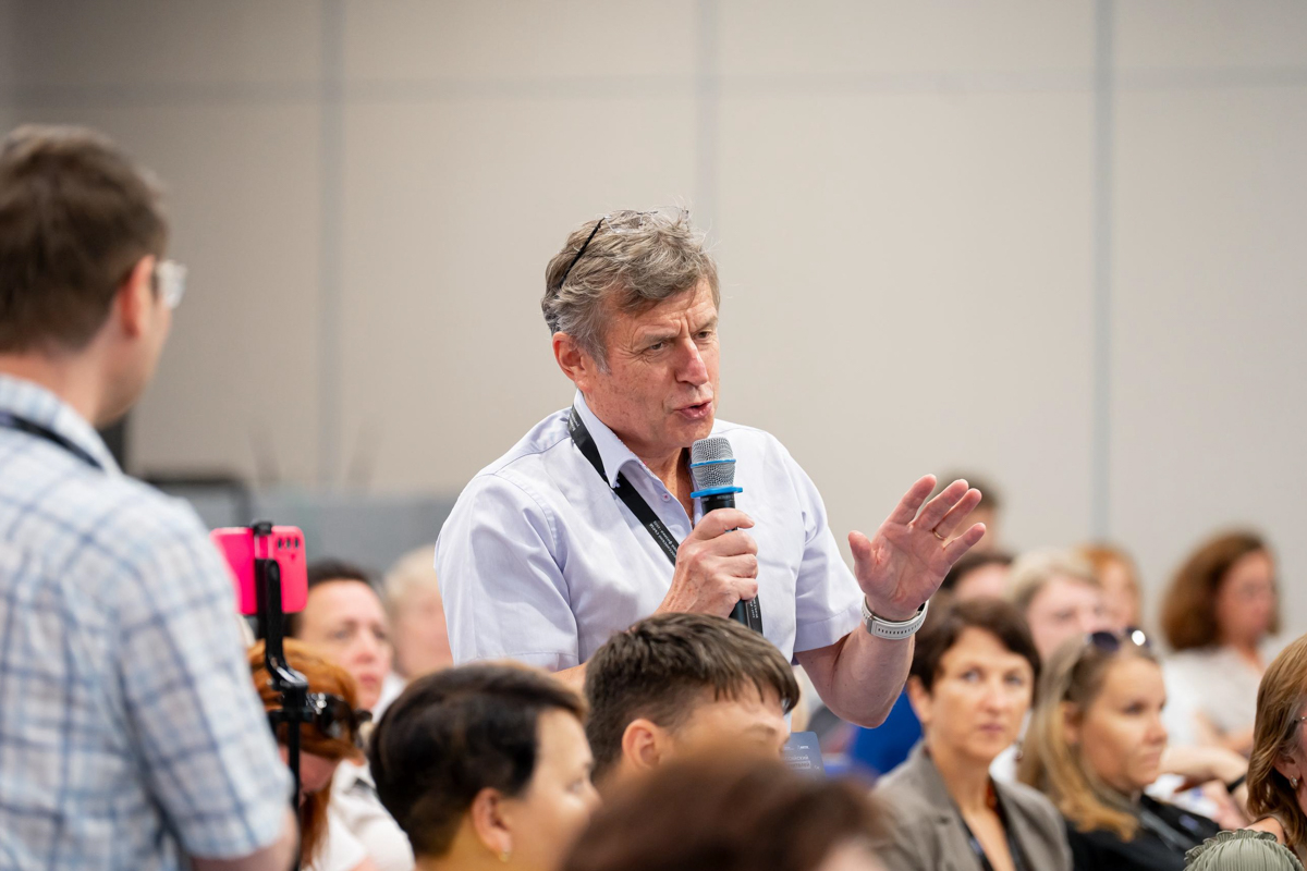 Фёдор Николаевич участвовал в учительской конференции, олимпиадах по физике для учителей, двух съездах учителей физики