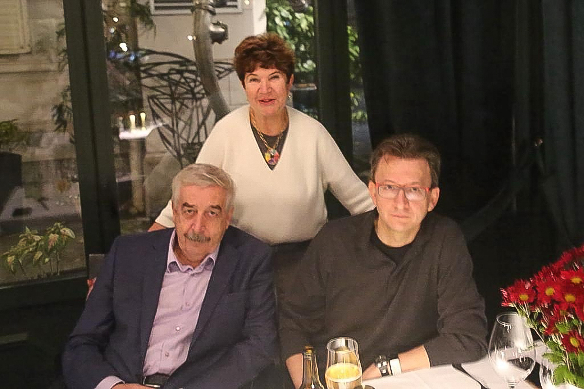 Владимир Глухов с женой Наталией и сыном Андреем